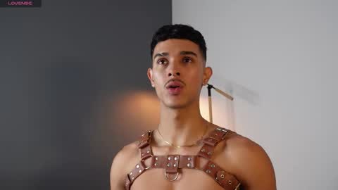 Snapshot of busterspinter chatting on 10-16-25, 04:30 Buster independent model online show from 10-16-25, 04:30