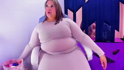 Snapshot of busty_juicyy chatting on 06-15-26, 01:02 busty juicyy online show from 06-15-26, 01:02