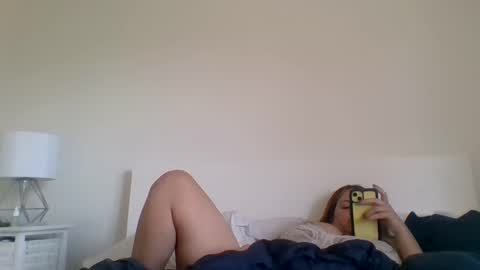 Snapshot of busty_yasmin chatting on 06-04-26, 12:33 Busty-Yasmin online show from 06-04-26, 12:33