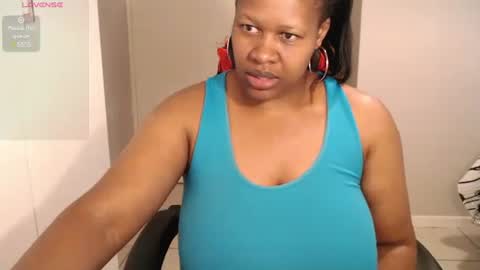 Snapshot of bustylisa85 chatting on 02-04-25, 06:04 lisa online show from 02-04-25, 06:04