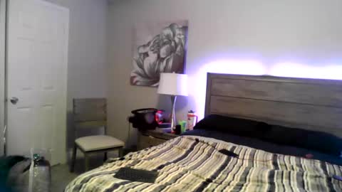 Snapshot of busybee83 chatting on 10-05-25, 02:10 busybee83 online show from 10-05-25, 02:10