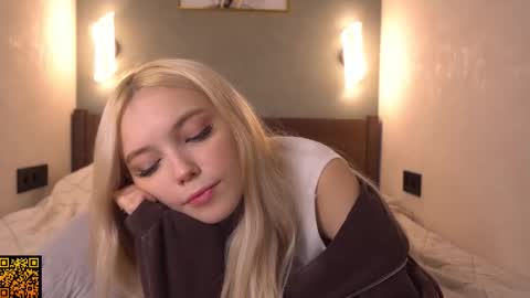 Snapshot of butteflai chatting on 11-28-25, 08:28 butteflai online show from 11-28-25, 08:28