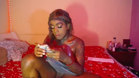 Snapshot of butterfly_rouse chatting on 10-26-25, 01:00 butterfly_rouse online show from 10-26-25, 01:00