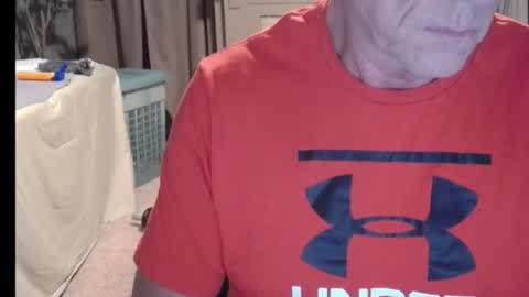 Snapshot of buttnakedfun954737 chatting on 06-24-26, 04:33 Miles online show from 06-24-26, 04:33