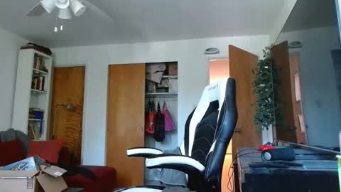 bwall1425 online show from 04-17-26, 07:06