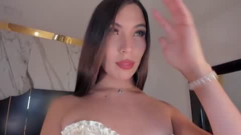 Snapshot of bylie_hills chatting on 06-17-26, 10:00 bylie_hills online show from 06-17-26, 10:00