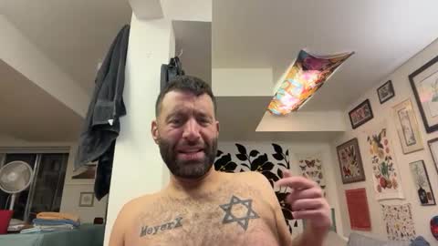 Snapshot of c2cmee chatting on 05-20-26, 04:18 c2cmee online show from 05-20-26, 04:18