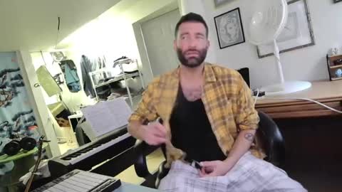 Snapshot of c2cmee chatting on 06-22-26, 10:29 c2cmee online show from 06-22-26, 10:29
