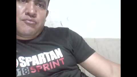 Snapshot of cachito83915 chatting on 12-21-25, 06:09 Cachudosexy online show from 12-21-25, 06:09
