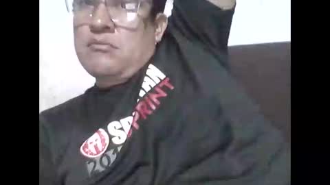 Snapshot of cachito83915 chatting on 02-14-26, 04:09 Cachudosexy online show from 02-14-26, 04:09