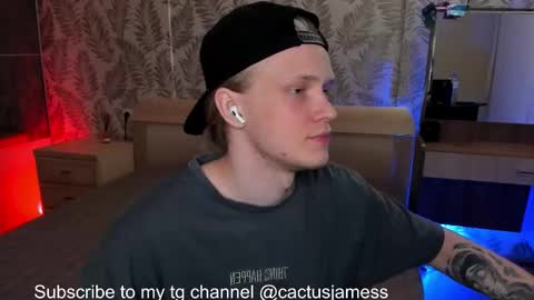 Snapshot of cactusjames_69 chatting on 10-10-25, 07:02 James online show from 10-10-25, 07:02