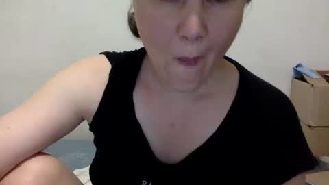 Snapshot of caffeinated_lamb chatting on 08-07-26, 05:48 Lamb online show from 08-07-26, 05:48