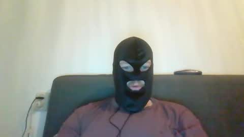 Snapshot of cagegag31 chatting on 11-21-25, 11:20 cagegag31 online show from 11-21-25, 11:20