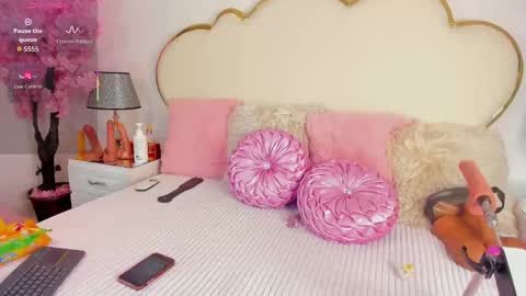 Snapshot of cahitlinbel chatting on 09-15-25, 05:40 Cahitlin online show from 09-15-25, 05:40