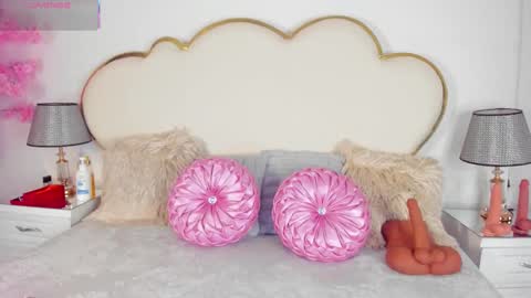 Snapshot of cahitlinbel chatting on 10-21-25, 05:41 Cahitlin online show from 10-21-25, 05:41