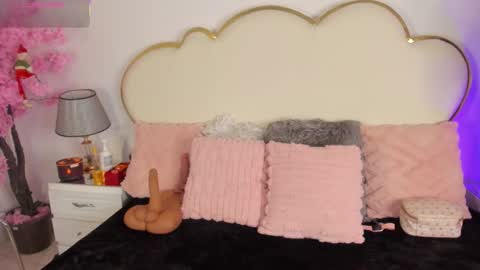 Cahitlin  online show from 12-23-25, 06:00