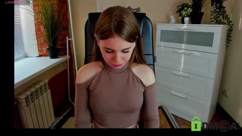 Snapshot of caitlin_c chatting on 10-12-25, 07:29 caitlin_c online show from 10-12-25, 07:29