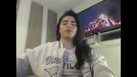 caitlingomez0 online show from 05-05-26, 11:07