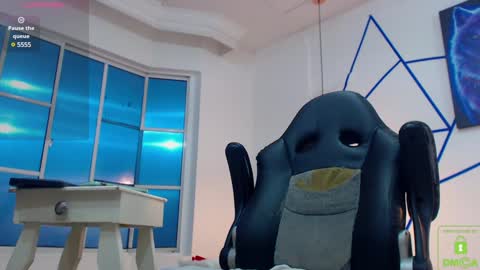 Snapshot of calavalerio chatting on 12-15-24, 04:18 Valerio online show from 12-15-24, 04:18