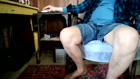 Snapshot of cali1962 chatting on 01-02-25, 10:44 Cal online show from 01-02-25, 10:44