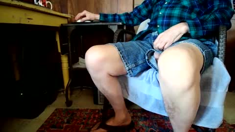 Snapshot of cali1962 chatting on 01-24-25, 08:00 Cal online show from 01-24-25, 08:00