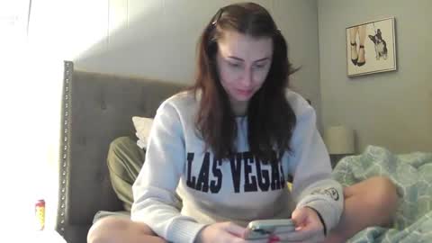 Snapshot of calicambri chatting on 12-21-24, 12:09 The Cali Cambri online show from 12-21-24, 12:09