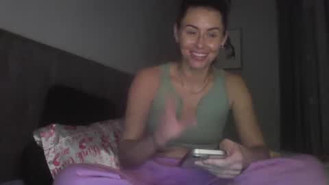 Snapshot of calicambri chatting on 01-04-25, 05:16 The Cali Cambri online show from 01-04-25, 05:16