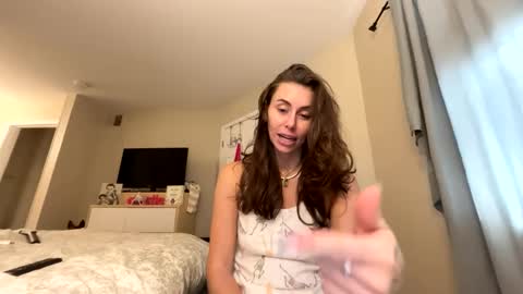 Snapshot of calicambri chatting on 09-22-25, 01:35 The Cali Cambri online show from 09-22-25, 01:35