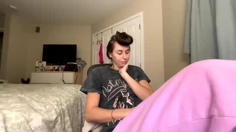 Snapshot of calicambri chatting on 10-13-25, 09:15 The Cali Cambri online show from 10-13-25, 09:15