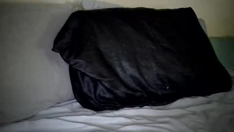 Caligurl   Queen    Head Fluffer In Charge  Goddess of Cocktease   Mistress of Holes online show from 01-27-25, 03:50