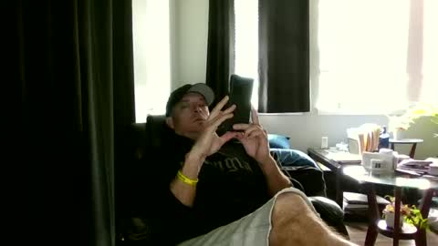 Snapshot of caligrown1154 chatting on 07-06-26, 04:31 caligrown1154 online show from 07-06-26, 04:31