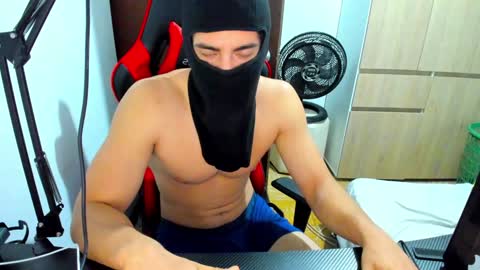 Snapshot of calihotcaliente27 chatting on 12-10-24, 10:49 calihotcaliente27 online show from 12-10-24, 10:49