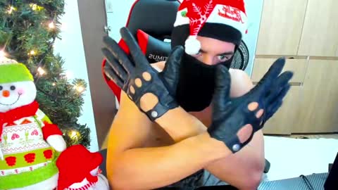 Snapshot of calihotcaliente27 chatting on 12-18-24, 02:06 calihotcaliente27 online show from 12-18-24, 02:06