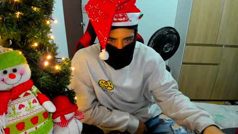 Snapshot of calihotcaliente27 chatting on 12-22-24, 02:17 calihotcaliente27 online show from 12-22-24, 02:17