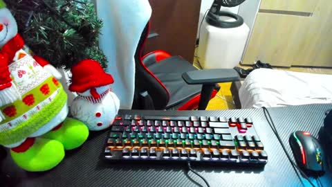 Snapshot of calihotcaliente27 chatting on 12-31-24, 10:26 calihotcaliente27 online show from 12-31-24, 10:26