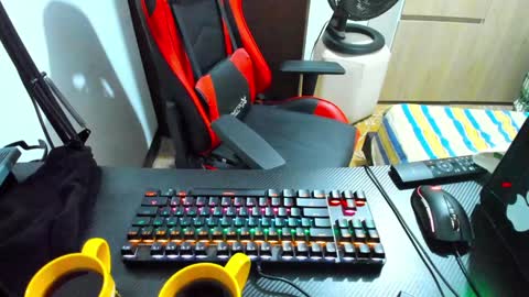 Snapshot of calihotcaliente27 chatting on 01-14-25, 11:42 calihotcaliente27 online show from 01-14-25, 11:42