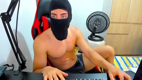 Snapshot of calihotcaliente27 chatting on 01-14-25, 02:43 calihotcaliente27 online show from 01-14-25, 02:43