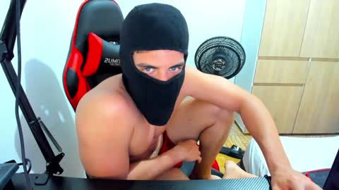 Snapshot of calihotcaliente27 chatting on 01-21-25, 02:48 calihotcaliente27 online show from 01-21-25, 02:48