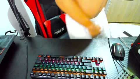 Snapshot of calihotcaliente27 chatting on 02-06-25, 10:26 calihotcaliente27 online show from 02-06-25, 10:26