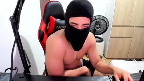 Snapshot of calihotcaliente27 chatting on 02-12-25, 10:35 calihotcaliente27 online show from 02-12-25, 10:35