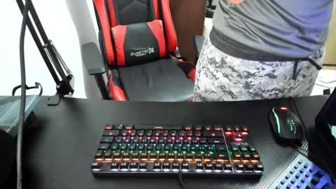 Snapshot of calihotcaliente27 chatting on 02-19-25, 10:56 calihotcaliente27 online show from 02-19-25, 10:56