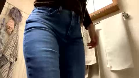 calishop1 online show from 11-08-25, 04:23