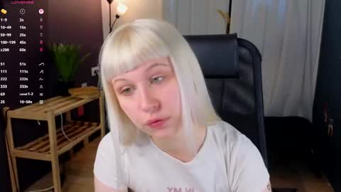 Snapshot of call_me_heaven chatting on 06-06-26, 03:28 Good girl Ann online show from 06-06-26, 03:28