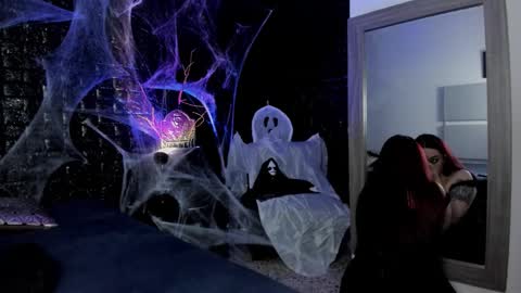 calliope_dark online show from 10-31-25, 03:24