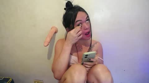 Snapshot of callme_mama chatting on 01-25-25, 02:25 Althea online show from 01-25-25, 02:25