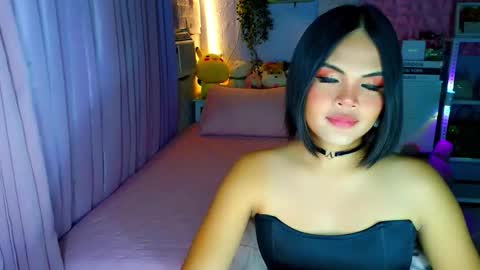 Snapshot of callme_mia chatting on 02-08-26, 05:11 Mia online show from 02-08-26, 05:11