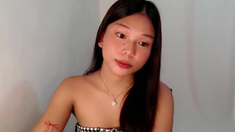 Snapshot of callme_remaxxx7 chatting on 02-27-25, 01:27 Rema online show from 02-27-25, 01:27