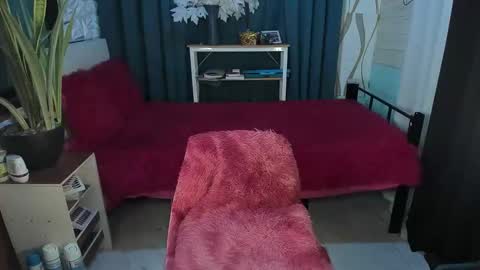 Snapshot of callmebythename_daisy chatting on 12-02-25, 05:24 A STINGY MAN IS A SIGN OF UNWELLINGNESS. online show from 12-02-25, 05:24