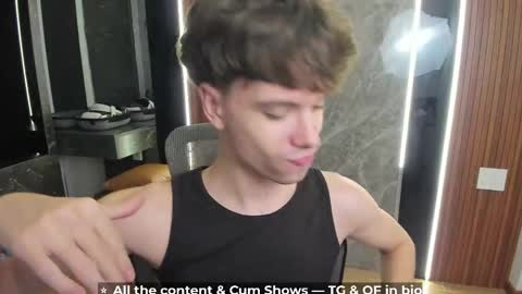 Snapshot of calvin_loves_you chatting on 06-05-26, 05:18 Hey I am Calvin online show from 06-05-26, 05:18