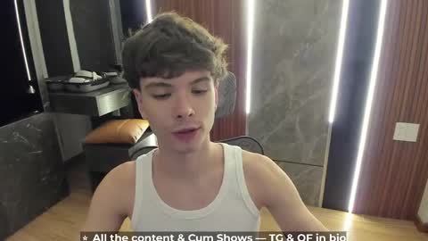 Snapshot of calvin_loves_you chatting on 06-07-26, 05:06 Hey I am Calvin online show from 06-07-26, 05:06